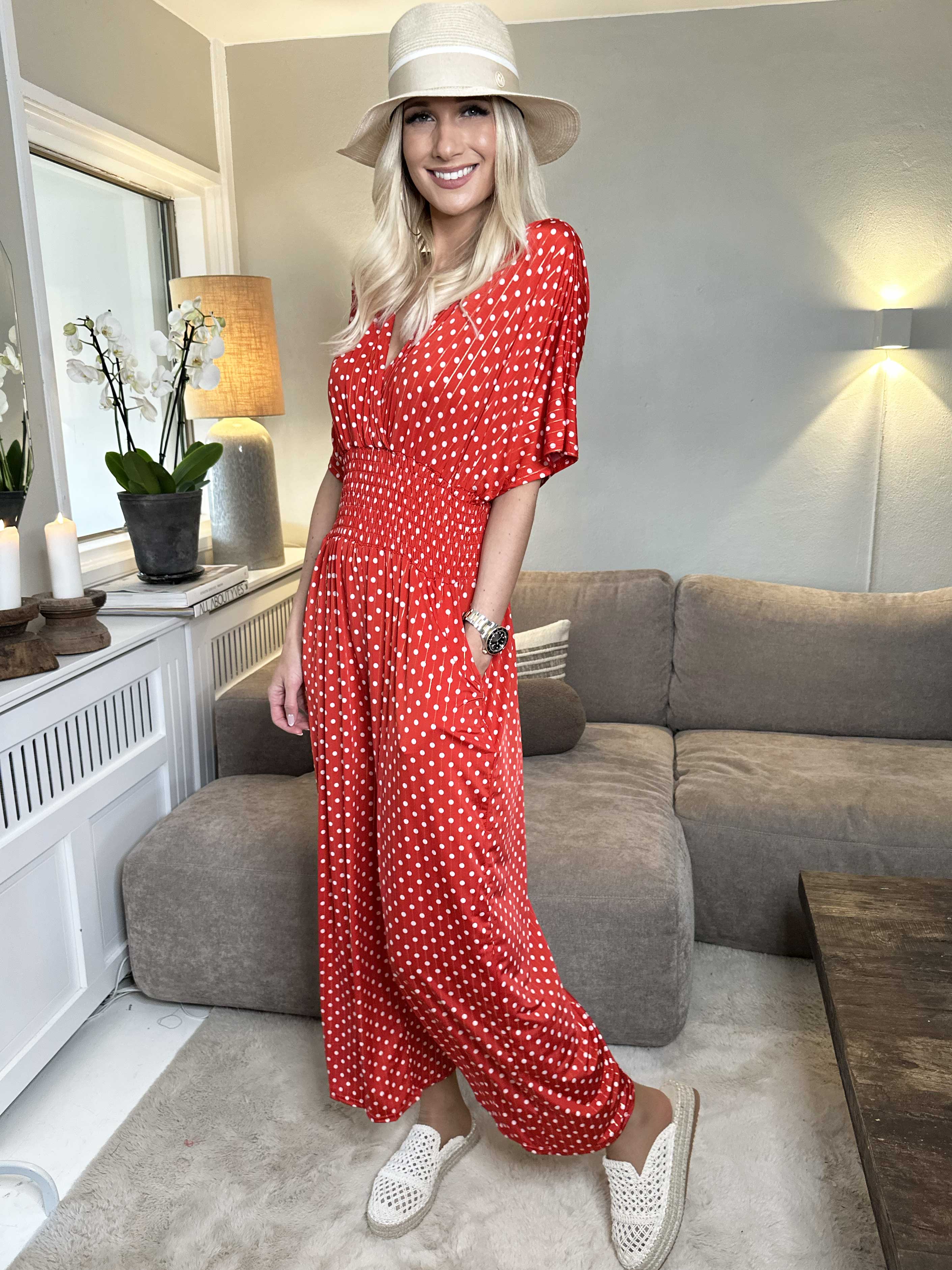 Pams Dot Jumpsuit - Jumpsuit med resår och prickar - Red